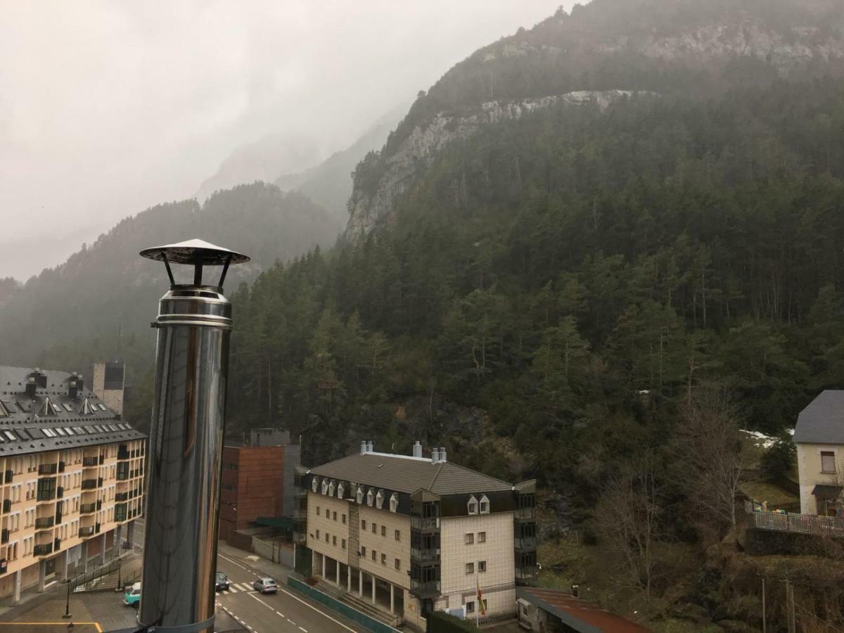 Magnifico Atico Duplex Con Vistas A La Montana Canfranc